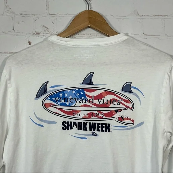 Vineyard Vines T-Shirt Mens Small White Shark Week Long Sleeve Casual Pocket - Picture 6 of 7